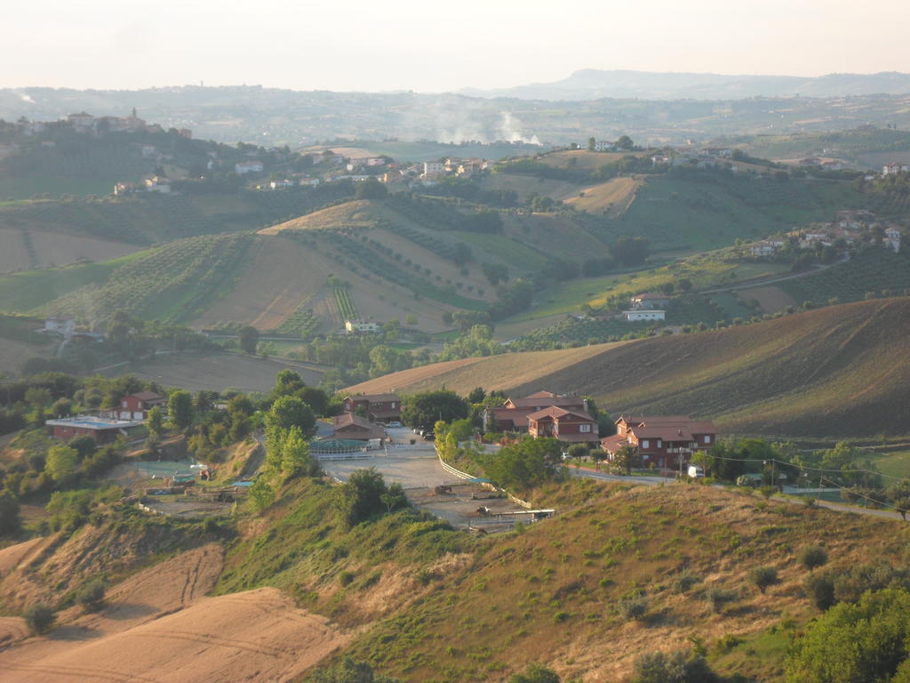 ホテル Fattoria Cerreto Mosciano SantʼAngelo エクステリア 写真
